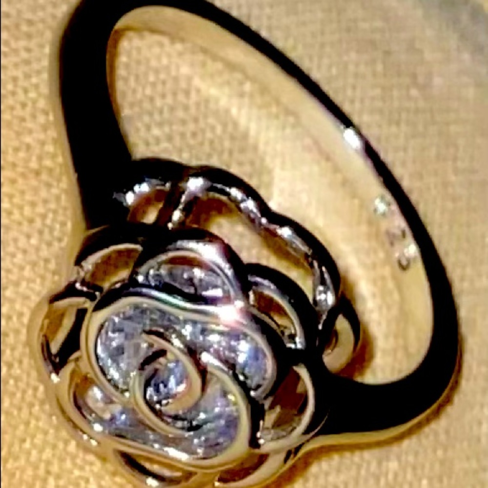 Crystal flower ring